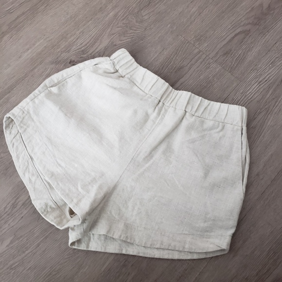 Linen Shorts in Oyster - Picture 1 of 3